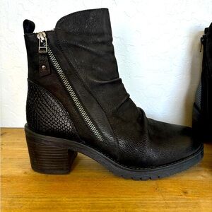 **Like New**Vintage Foundry Black Leather Boots SZ 9